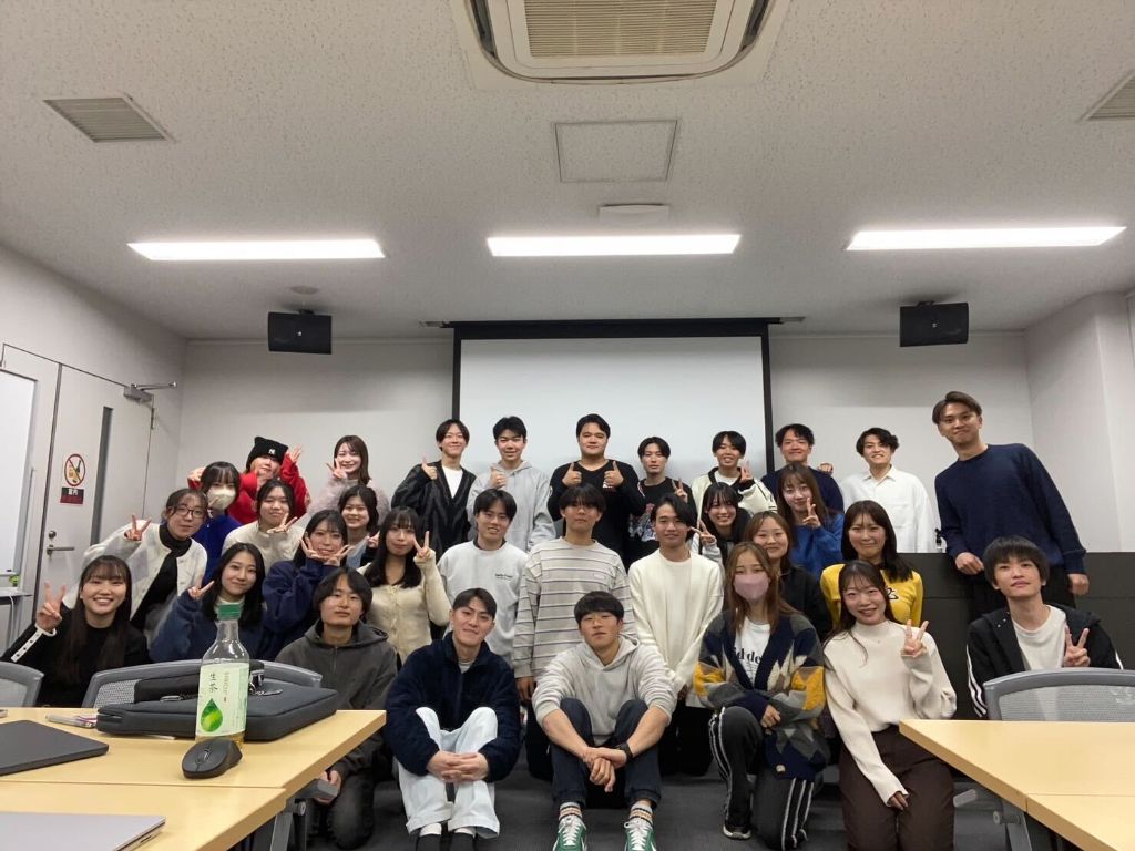 ルピナス品川の学生スタッフ集合写真